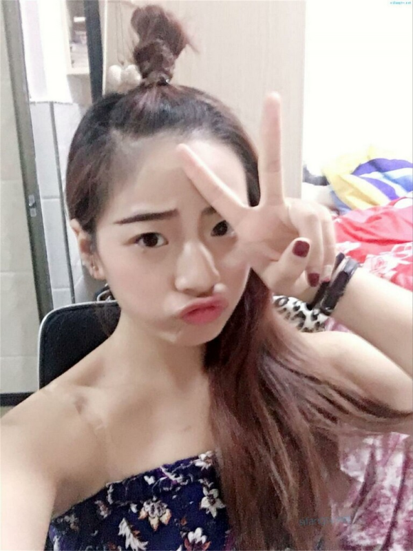【经典收藏】网友自拍：青涩女孩已被开发得差不多了[11P]-便宜姬