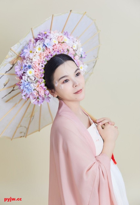 ❤️【原档】浙江闷骚眼镜人妻戴着金属项圈被链子被双手用力揉捏(20V)[401M/MP4/]-便宜姬