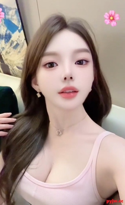 ❤️【原档】上海高颜值极品身材网红 翘起肥臀在桌面开战 边做边看镜头[1.30G/MP4/]-便宜姬