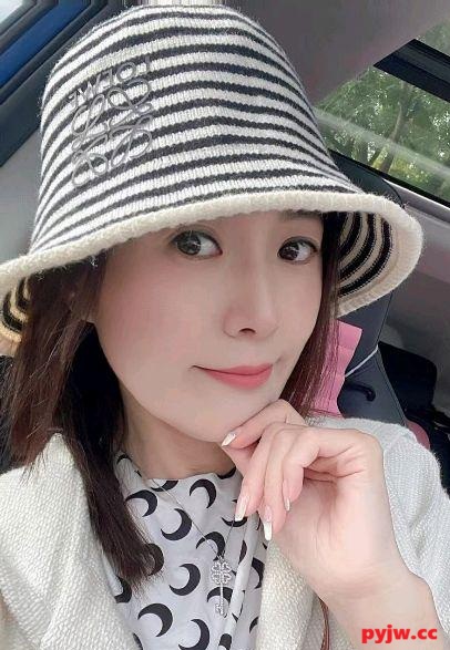 [精品系列]❤️超强☛PUA㊙️微聊勾搭 开发熟女少妇小干妈  爱美骚放得开非常败火-便宜姬