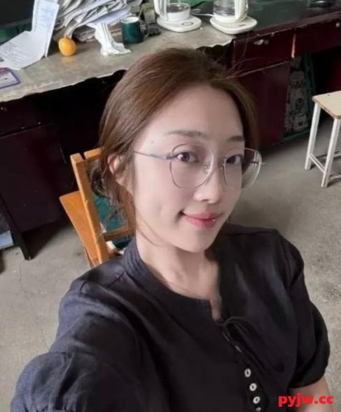 ⚫️【原档无水印】安徽亳州反差女教师[蒋聘婷]各种情趣内衣露脸疯狂啪啪自拍(3V)-便宜姬